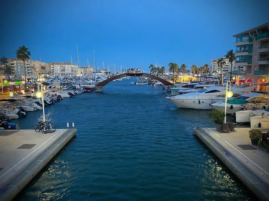 Port-Frejus, Le Paladien, Appartement 2 Pieces Climatise, Terrasse & Parking